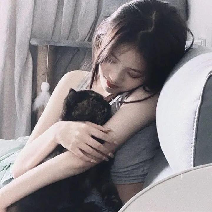 替嫁后，墨总娇妻掐腰宠